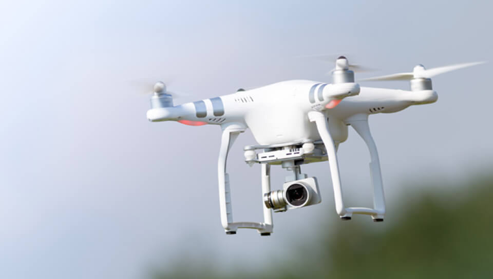 ドローンを使ってダイナミックに!